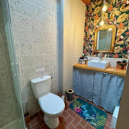 בית נופש Agreable Petite Maison Rustique Saint-Genies-de-Varensal